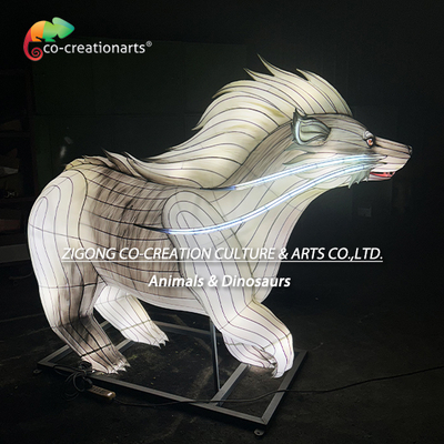 Futuristische White Badger Lantern Sculpture met LED Mohawk Crest & Dragon Tail