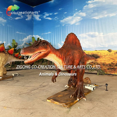 Realistische Animatronic Dinosaur Spinosaurus: Multi-Motion Showstopper met Gearticuleerde Ledematen, Levendige Kleuren & Aquatische Ambiance